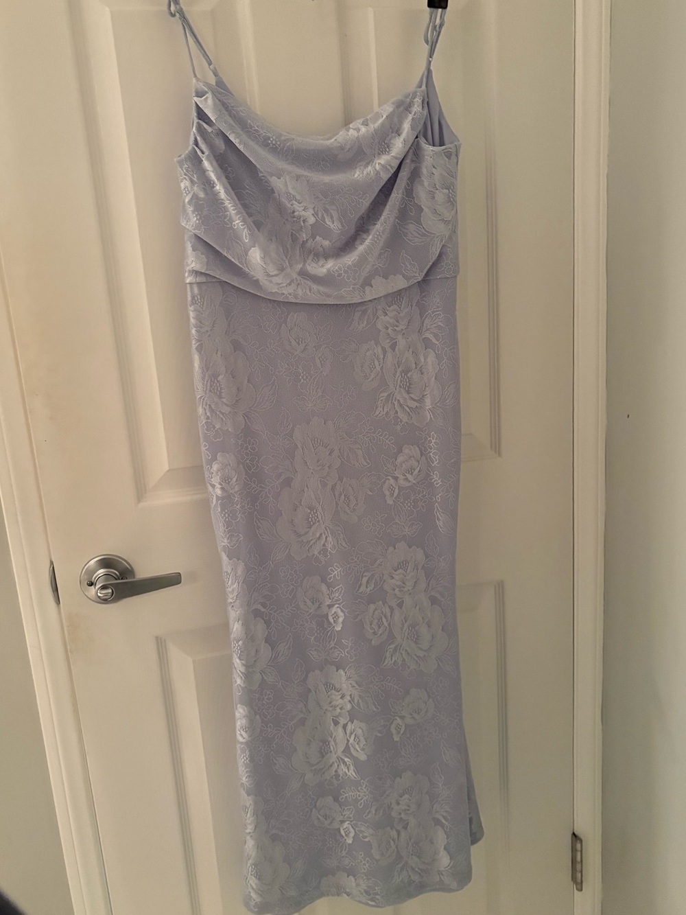 Chic Low Back Light Blue Lace Midi Dress